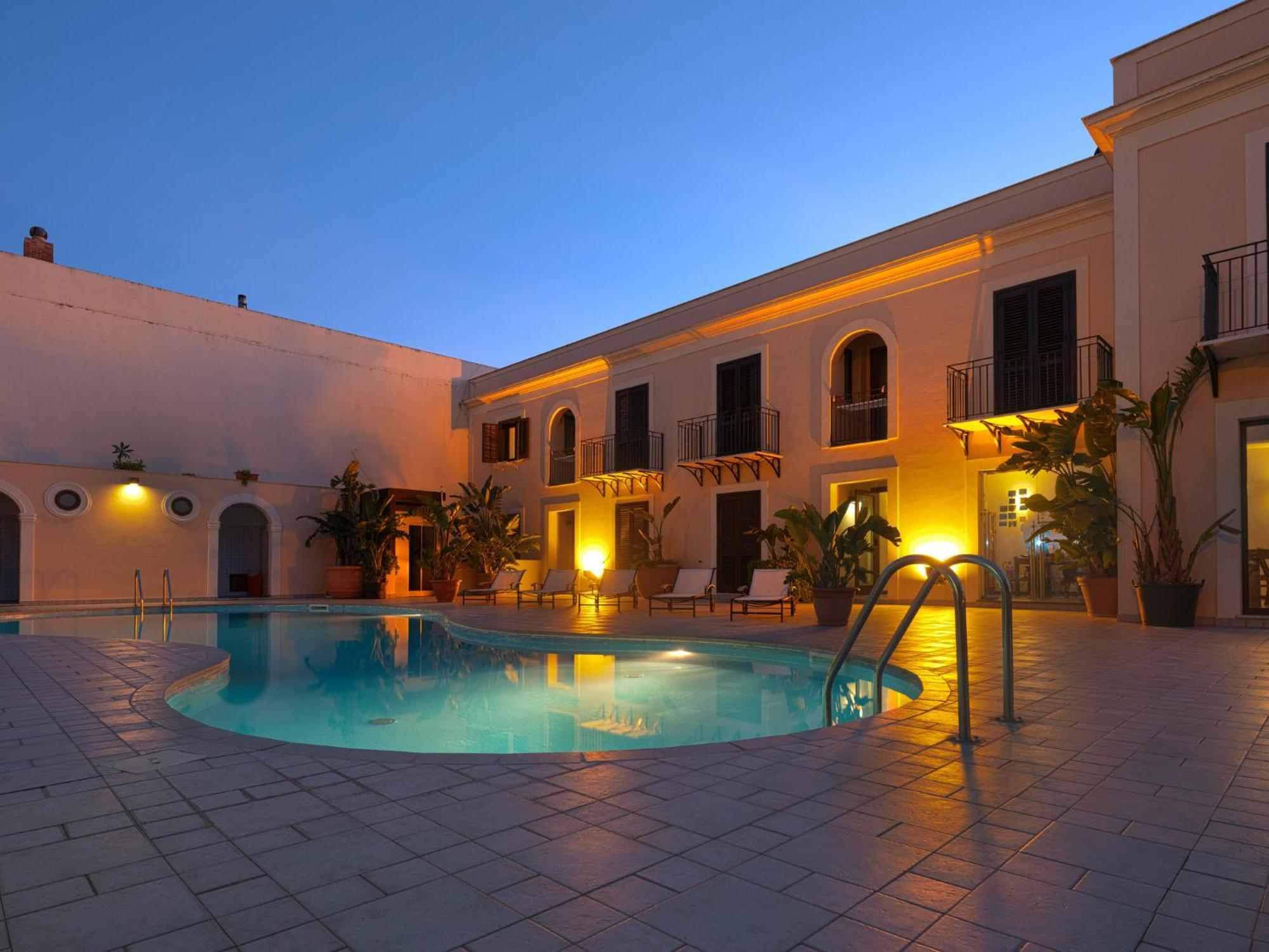 ホテル モレスコ リゾート ランペドゥーザ エクステリア 写真